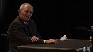 Bundestagspräsident Dr. Wolfgang Schäuble im JKK-Interview - Musik