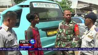 Seorang Pengendara Mikrolet Menabrak Petugas Dishub dan Motor Karena Panik Dirazia - NET 5