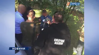 Двох співробітників Одеської митниці затримали на хабарі