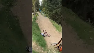 Oktobershred with some new tricks! #freeridemtb #jumpline #bikeparkbrandnertal #downhill #ridemtb