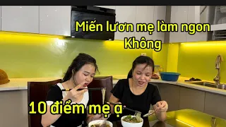 Cô Thơm Mang Lươn Lên Nấu Miến Lươn Cho Bà Đẻ Ăn Bồi Bổ