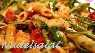 Mediterraner Nudelsalat mit Tomaten - Italienischer Nudelsalat