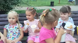 Дети играют на Детской Площадке Алина Алиса и Юляшка балуются Funny kids video Развлечения для детей