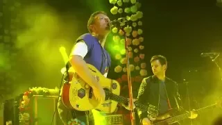 Coldplay - Yellow (NME Awards 2016)