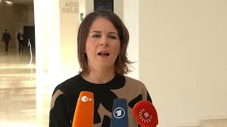 Annalena Baerbock announces sanctions against Iran!