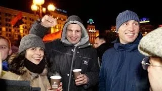 Виталий, Владимир и Наталья Кличко на Майдане