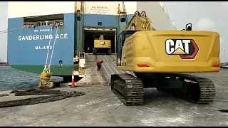 LOADING CAT EXCAVATOR 345GC IN RORO VESSEL