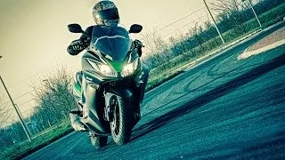 Kawasaki J300 test