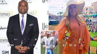 Warren Moon says he did make his a ssistant share his bed