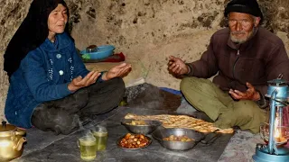 Ramadan Mubarak! 🌙 Cooking Ramadan Dishes | Iftar in the Cave by an old Couple | Afghanistan Village