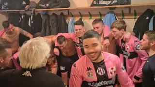 La Joie du FCCM dans le vestiaire après la victoire contre le FC Brière