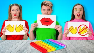 NO HANDS VS ONE HAND DRAWING CHALLENGE || Emoji Pankace Art Challenge for 24 hours by 123GO! SCHOOL