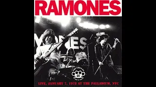 Ramones - Live At The Palladium (NYC 1978) Gimme Gimme Shock Treatment