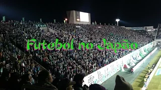 Uma partida de futebol no Japão