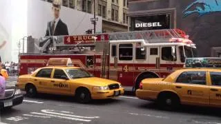 New York City Fire Engine - Very Loud!