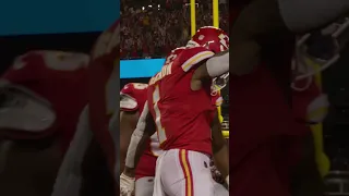 Mahomes with the sidearm strike to Jerick McKinnon for the score 😮‍💨🔥 | Chiefs vs. Chargers