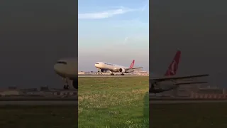 Turkish Airlines Boeing 777 Landing !