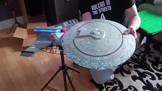 After months of no build, Thanks to FanHome we can finished the Enterprise D build