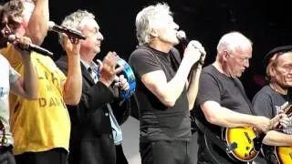 Roger Waters, David Gilmour & Nick Mason - Outside The Wall [HD Multicam] Live 12 5 2011 O2 London