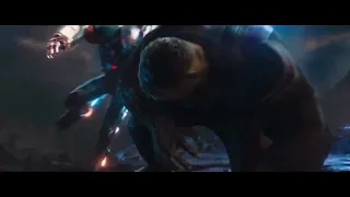 Megamind destroys Thanos’ ship.