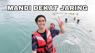 AKU BERENANG DEKAT JARING BOAT 😂 TERSANGKUT WOI 🤣