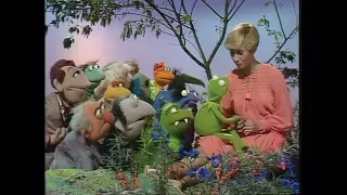 The Muppet Show - 114: Sandy Duncan - “Try To Remember” (1976)