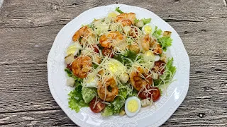 Салат Цезарь с креветками и с вкусным соусом