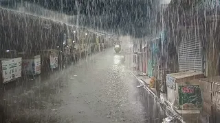 Heavy rain in the Indihiang market, Indonesia, fell asleep soundly with the sound of heavy rain