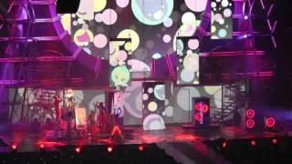 The Femme Fatale Tour: Britney Spears - Big Fat Bass & How I Roll