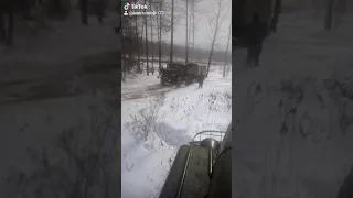 Затаскиваем вагончик в лес
