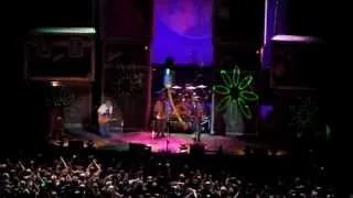 Neil Young & Crazy Horse - Roll Another Number (For the Road)