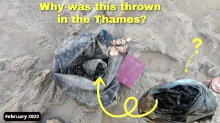 Mudlarking the River Thames - A handful of Weird finds & A Bag with Strange Contents (Feb 2022)