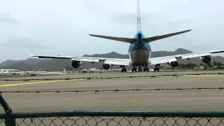 747 Jet Blast! KLM take off from Sint Maarten - awesome!