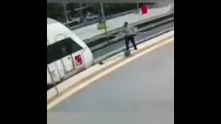 cleaning worker caught in the train’s electrical current!