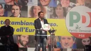 Matteo Renzi Comizio Elezioni Europee 2014 a Roma Piazza del Popolo