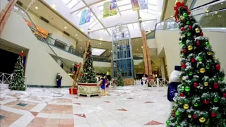 Wham - Last Christmas Playing in Empty Shopping Center