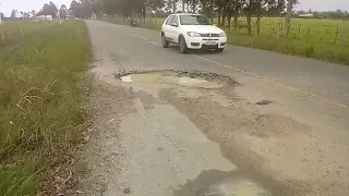 PRADO: Após denúncia de crateras, equipe de reportagem faz visita na BA-489 entre Guarani e Prado