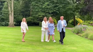 Groeit prinses Ariane haar zusje Alexia voorbij? Fotosessie in de tuin van Paleis Huis ten Bosch