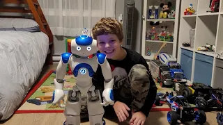 Nao robot plays games Zora installed