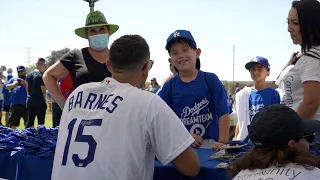 Austin Barnes, Billy Ashley & more part of Los Angeles Dodgers Foundation community event