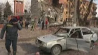 Rescue efforts under way after Mariupol shelling