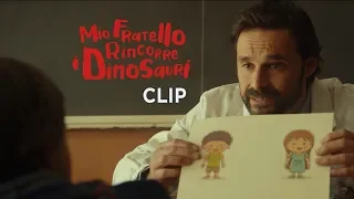 Mio fratello rincorre i dinosauri - Clip "Colloquio per il sussisdio"