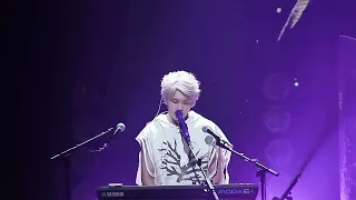 Zhang Xingte sings "Pain that Breathes" at Beijing tour【张星特】为粉丝弹唱梁静茹《会呼吸的痛》好好听啊！肆季巡演北京｜Douyin 抖音更新