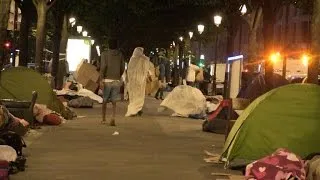Sleeping rough, a compulsory step for asylum seekers in Paris?