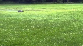 R/C  Crash radio controlled traxxas tmaxx