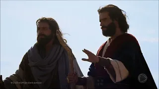 No deserto, Moisés e Arão são surpreendidos por Amalequitas perigosos - 'Os Dez Mandamentos'