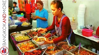 Thai Street Food in Bangkok - The Food Stalls at Pratunam