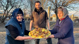 95 YEARS OLD CAUCASIAN GRANDMA COOKING BEST PILAF IN THE VILLAGE! RURAL COUNTRY LIFE