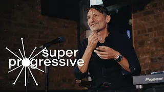 Danny Howells: Live at the Troubadour | Interview & DJ Set | Super Progressive