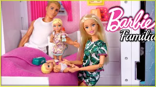 Familia Barbie y Ken Rutina de Mañana con sus Bebes - Juguetes de Titi